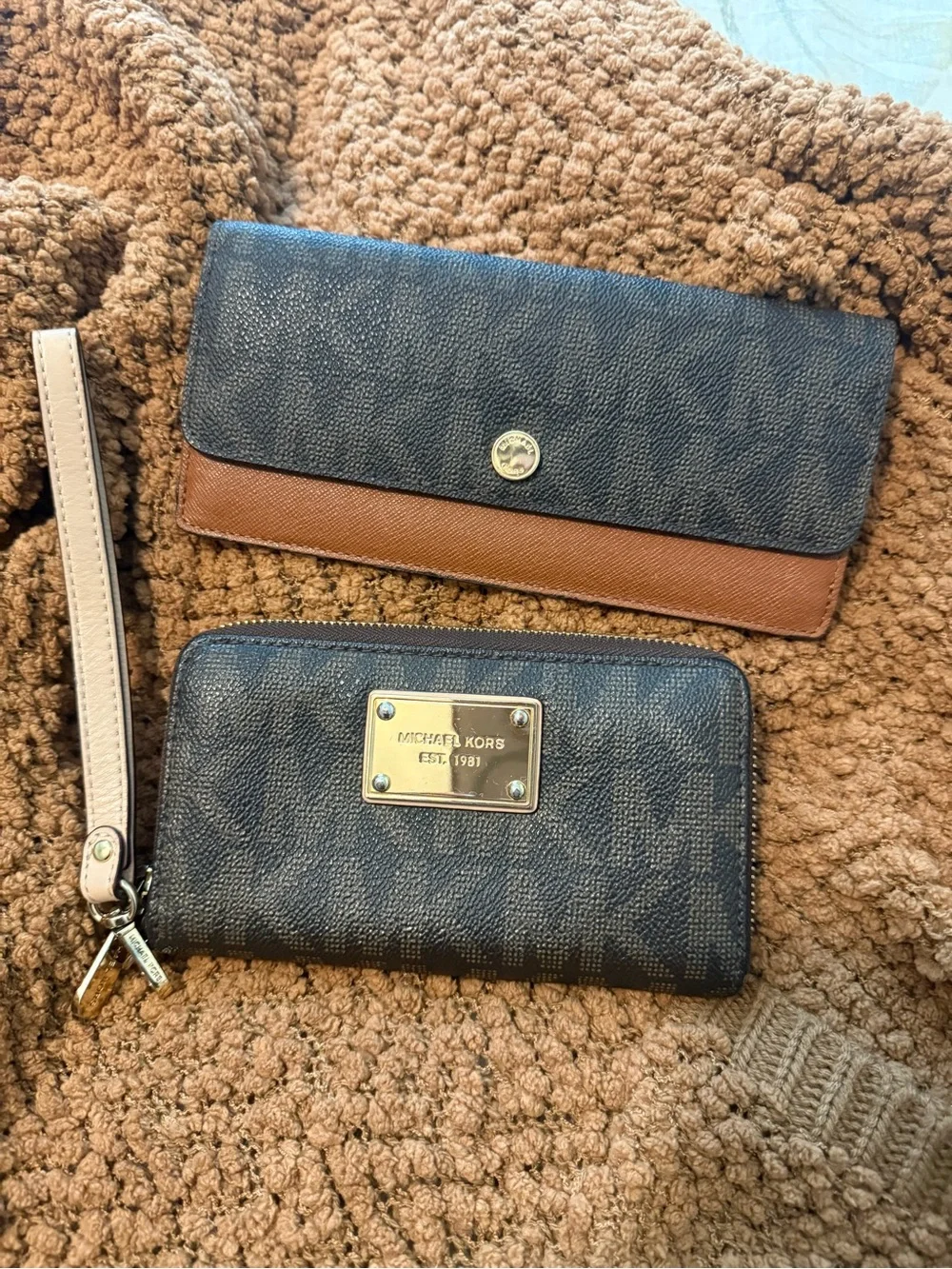 Michael Kors Black and Brown Signature Wallet & Wristlet Set